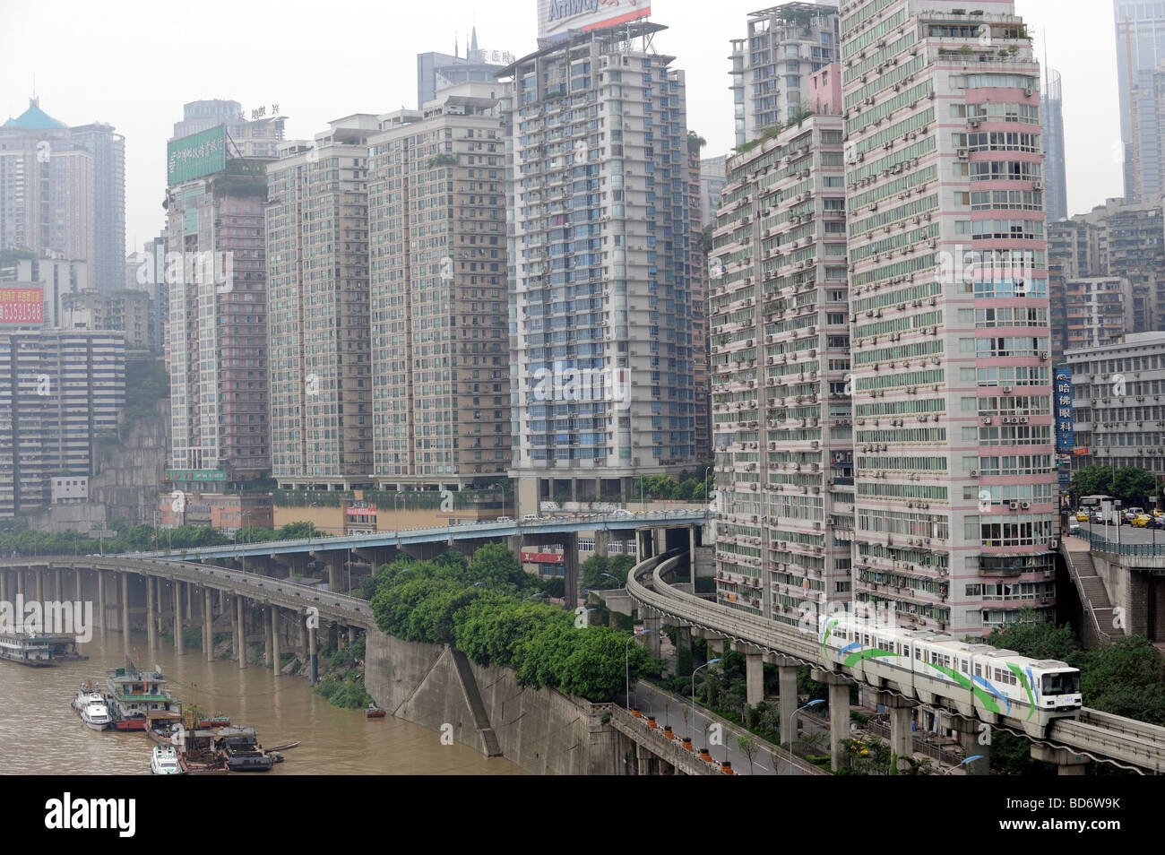 High-Density Haus Gebäude in Chongqing, China. 2. August 2009 Stockfoto