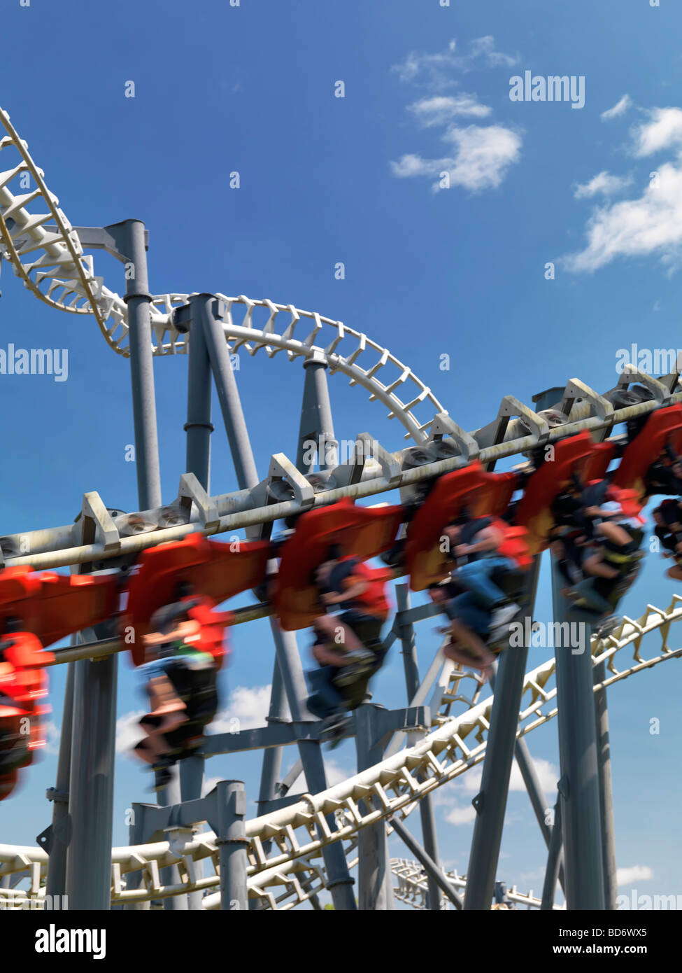 Flugdeck Achterbahn in Kanadas Wunderland Freizeitpark Stockfoto