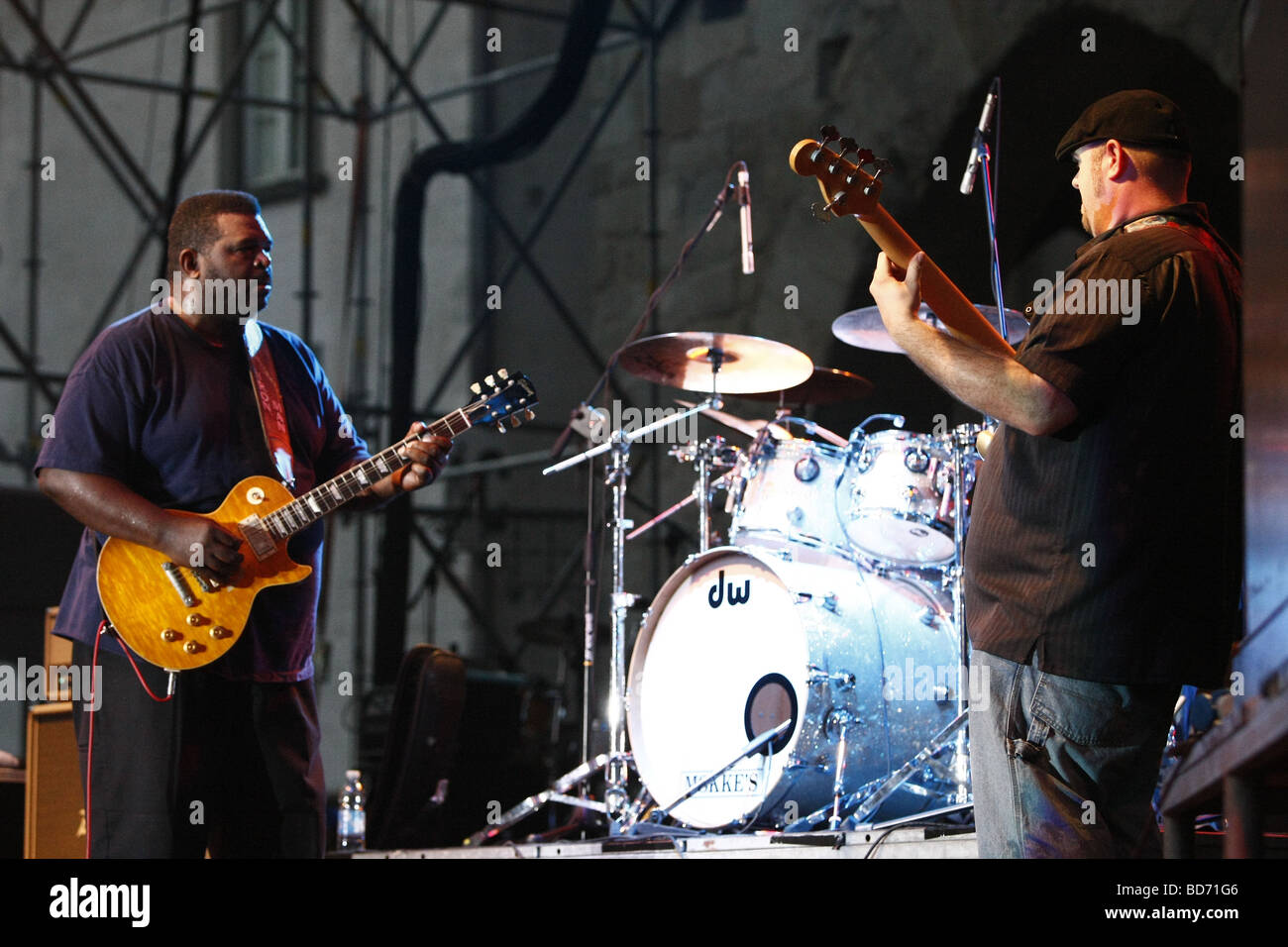 Gibson Les Paul Standard Stockfotos Und Bilder Kaufen Alamy gibson les paul standard stockfotos und