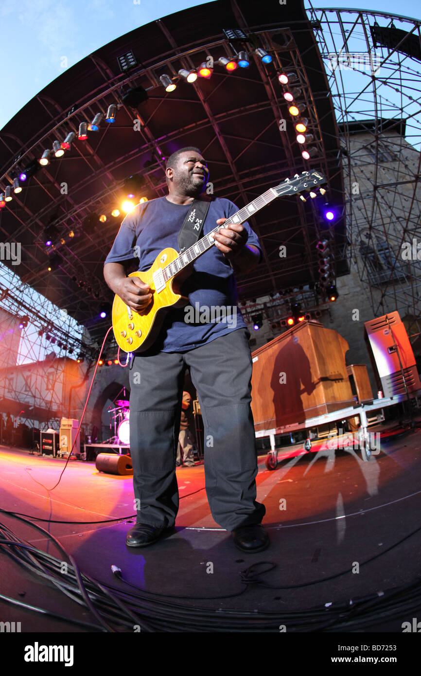 Gibson Les Paul Standard Stockfotos Und Bilder Kaufen Alamy gibson les paul standard stockfotos und