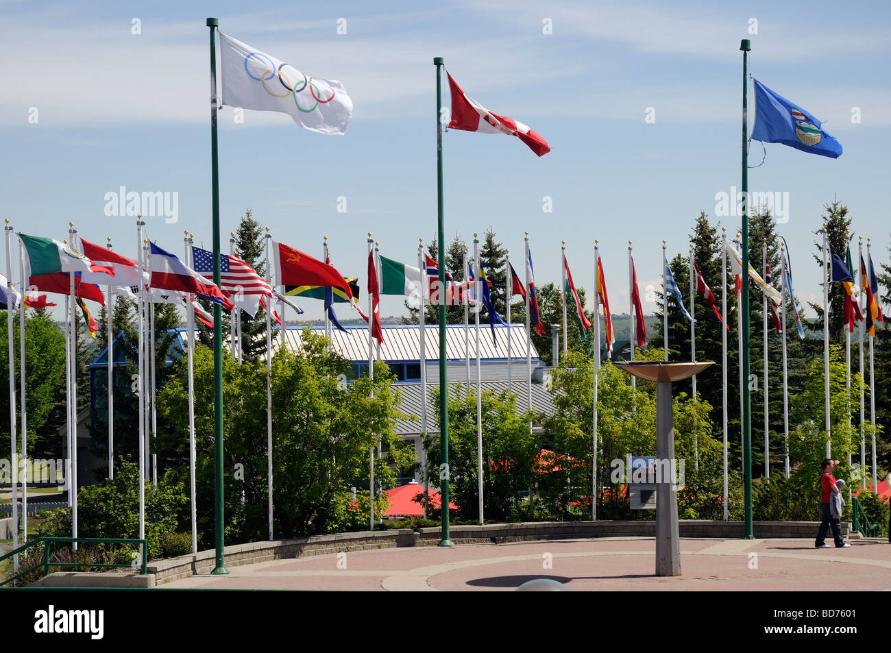 Flaggen auf den Winter Olympic Olympic Site in Calgary die größte Stadt in der Provinz Alberta, Kanada. Stockfoto