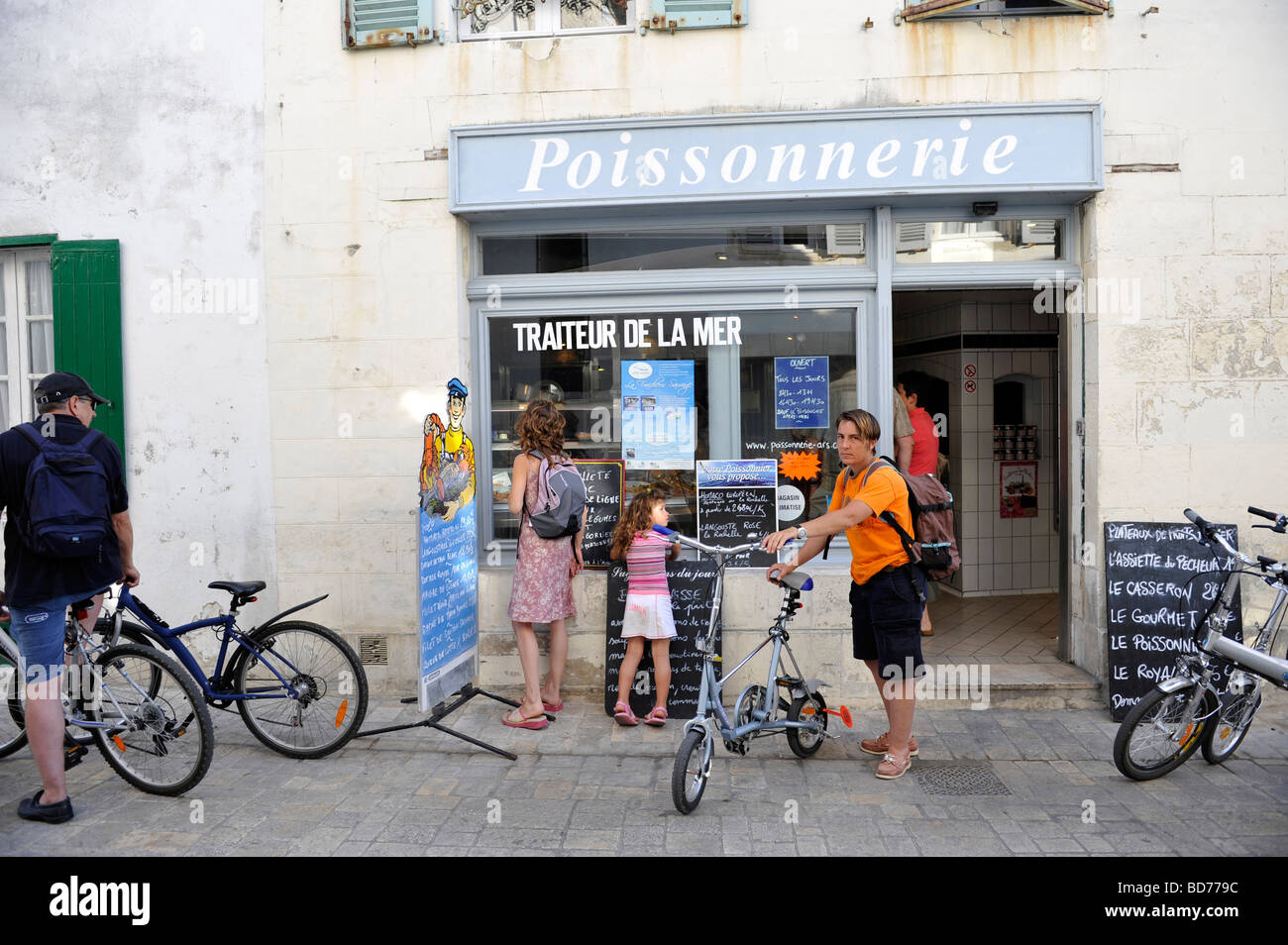 Ein Poissonerie Shop in Ars auf Re Frischfisch an Urlauber zu verkaufen Stockfoto