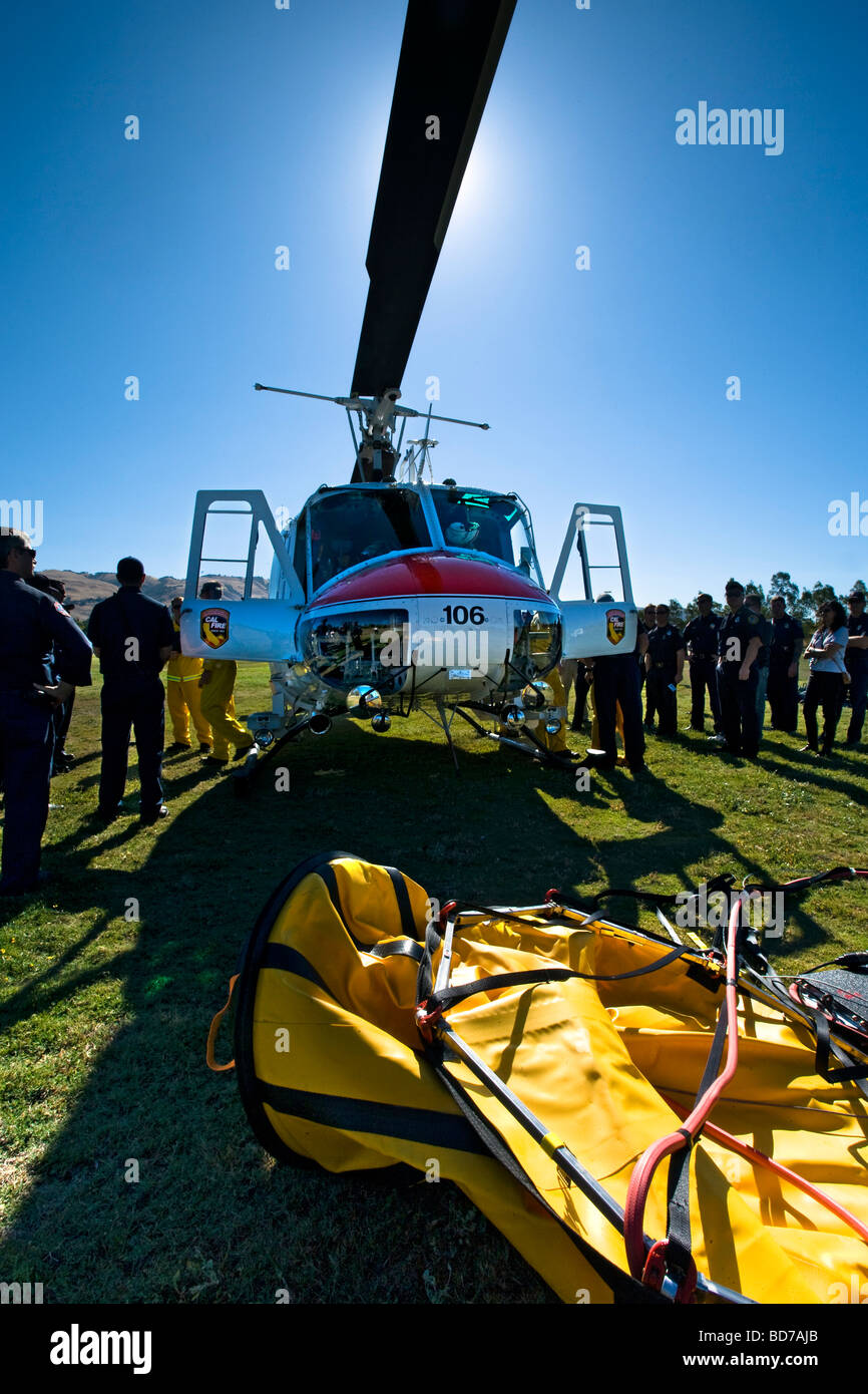 CAL Fire CDF - California Department of Forestry und Brandschutz Training Übung mit Feuerwehr San Jose, CA Stockfoto