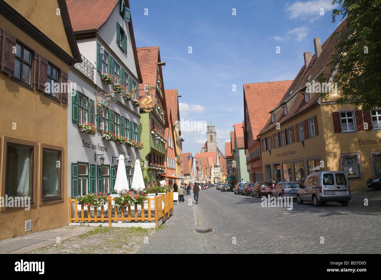 Dinkelsbuhl Bayern Deutschland EU Juni farbenfrohen Gebäuden in der Altstadt dieser charmanten mittelalterlichen Stadt an der romantischen Straße Stockfoto