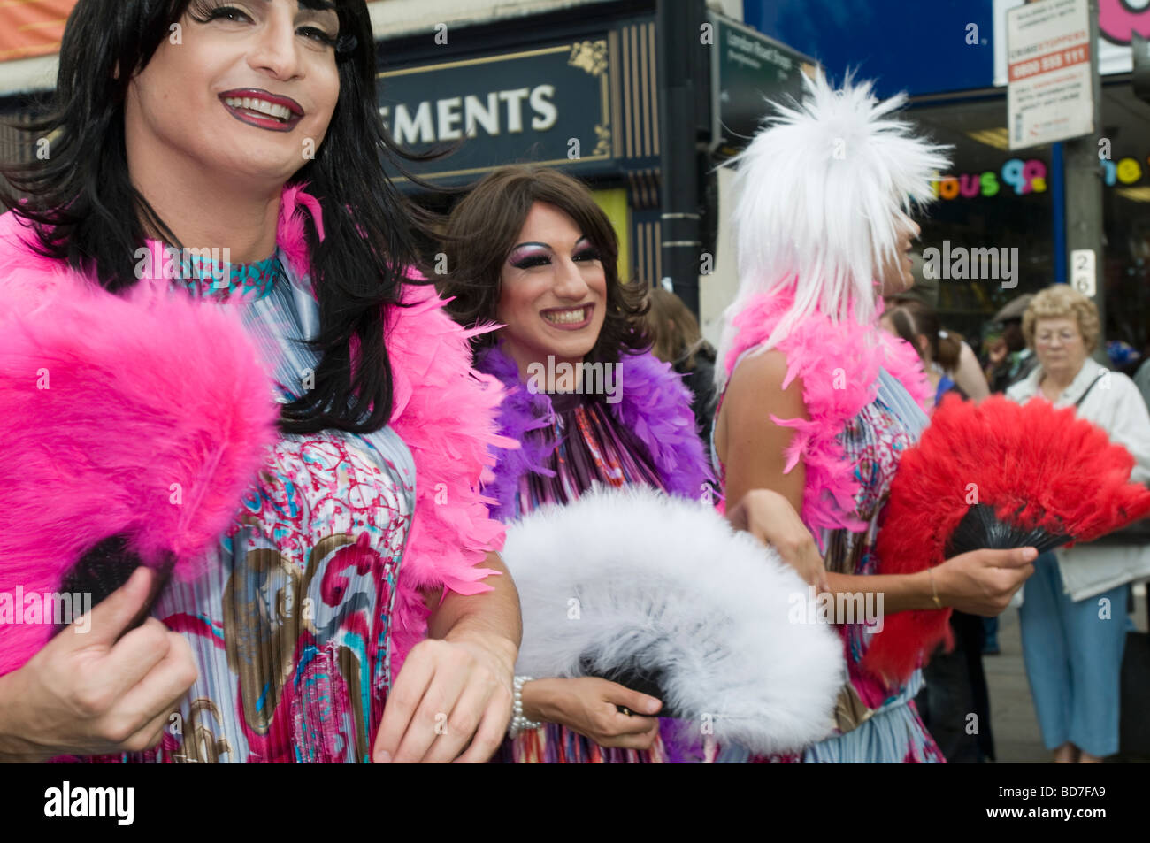 Vereinigtes Königreich, ENGLAND, BRIGHTON, 1. August 2009. Die Parade während Brighton Pride, der Gay-Pride-Jahresfeier. Stockfoto