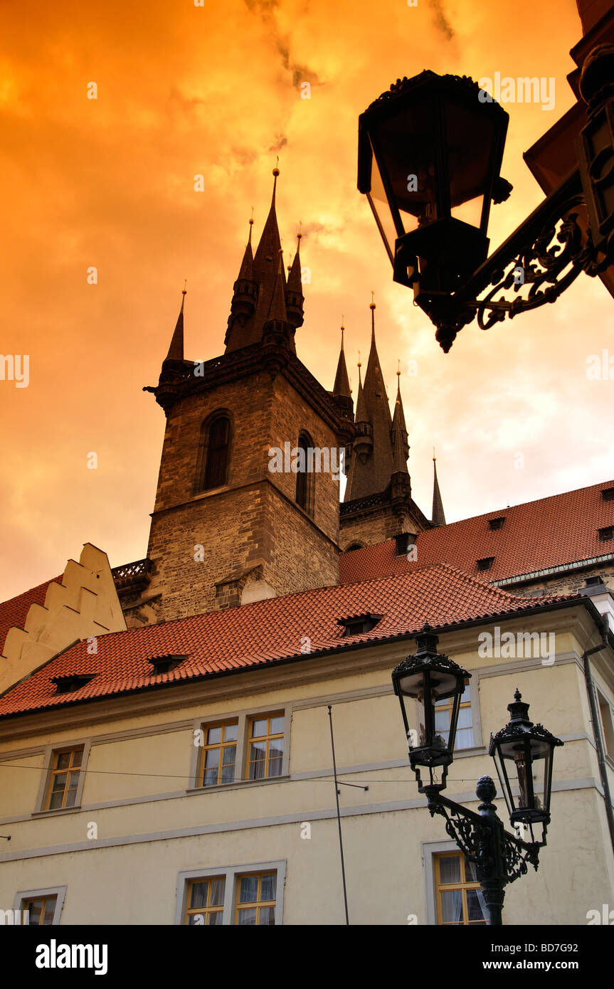 Prag Madonna vor Teynkirche Stockfoto