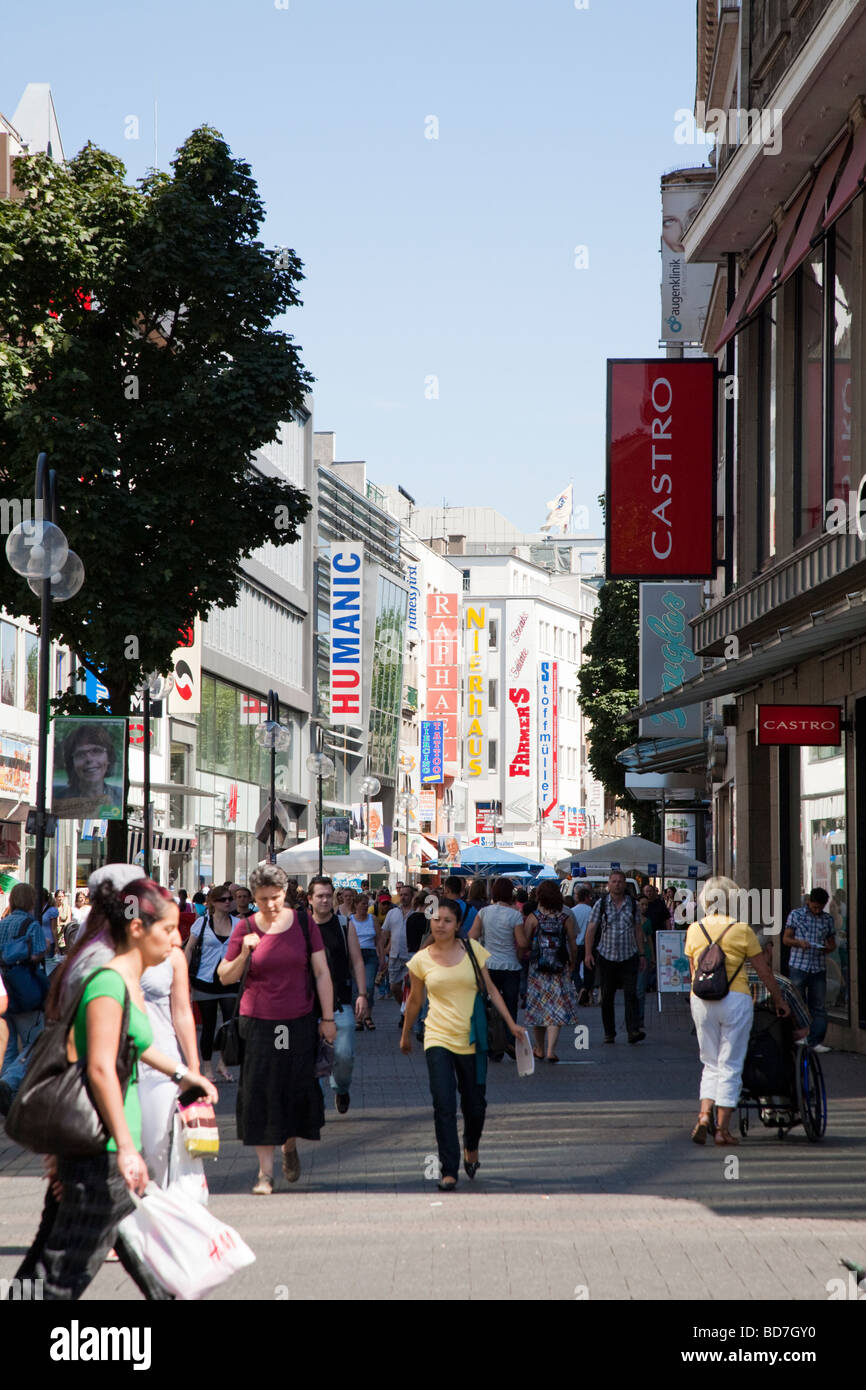 Einkaufen in Neumarkt Köln Schildergasse-Stadt Stockfoto