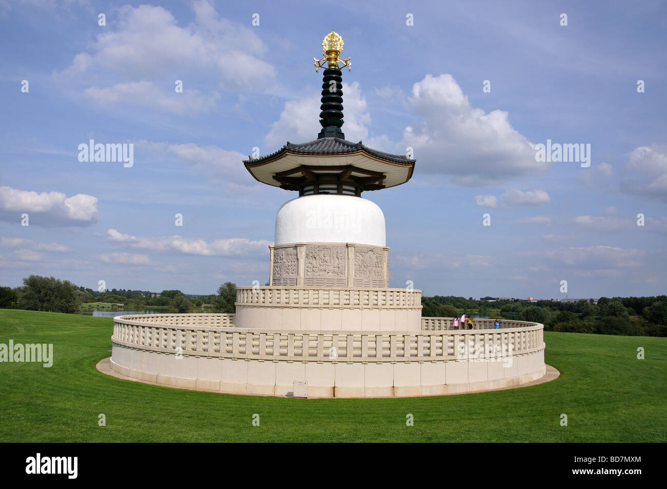 Der Friedenspagode, wider Willen Lakeside Park, Milton Keynes, Buckinghamshire, England, Vereinigtes Königreich Stockfoto