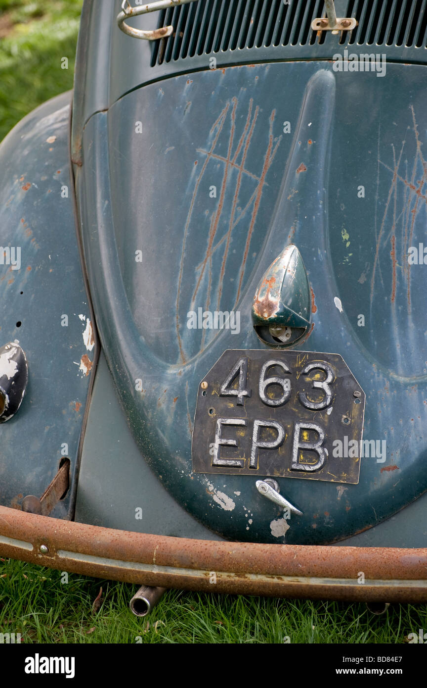 Nahaufnahme von der Rückseite eines alten rostigen Volkswagen Käfer Autos Stockfoto