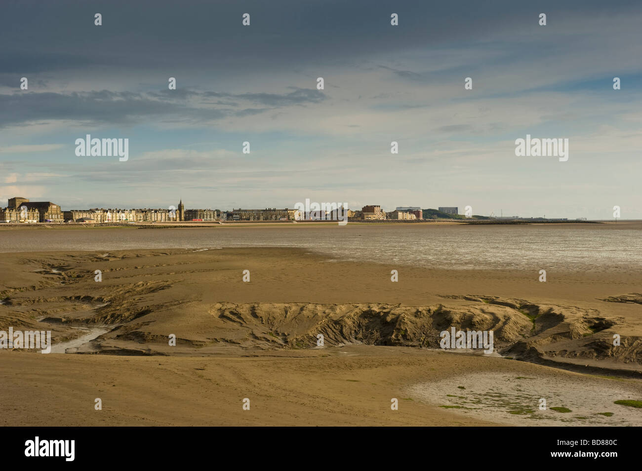 Gezeitenschlammwatten und Sand der Morecambe Bay. VEREINIGTES KÖNIGREICH Stockfoto