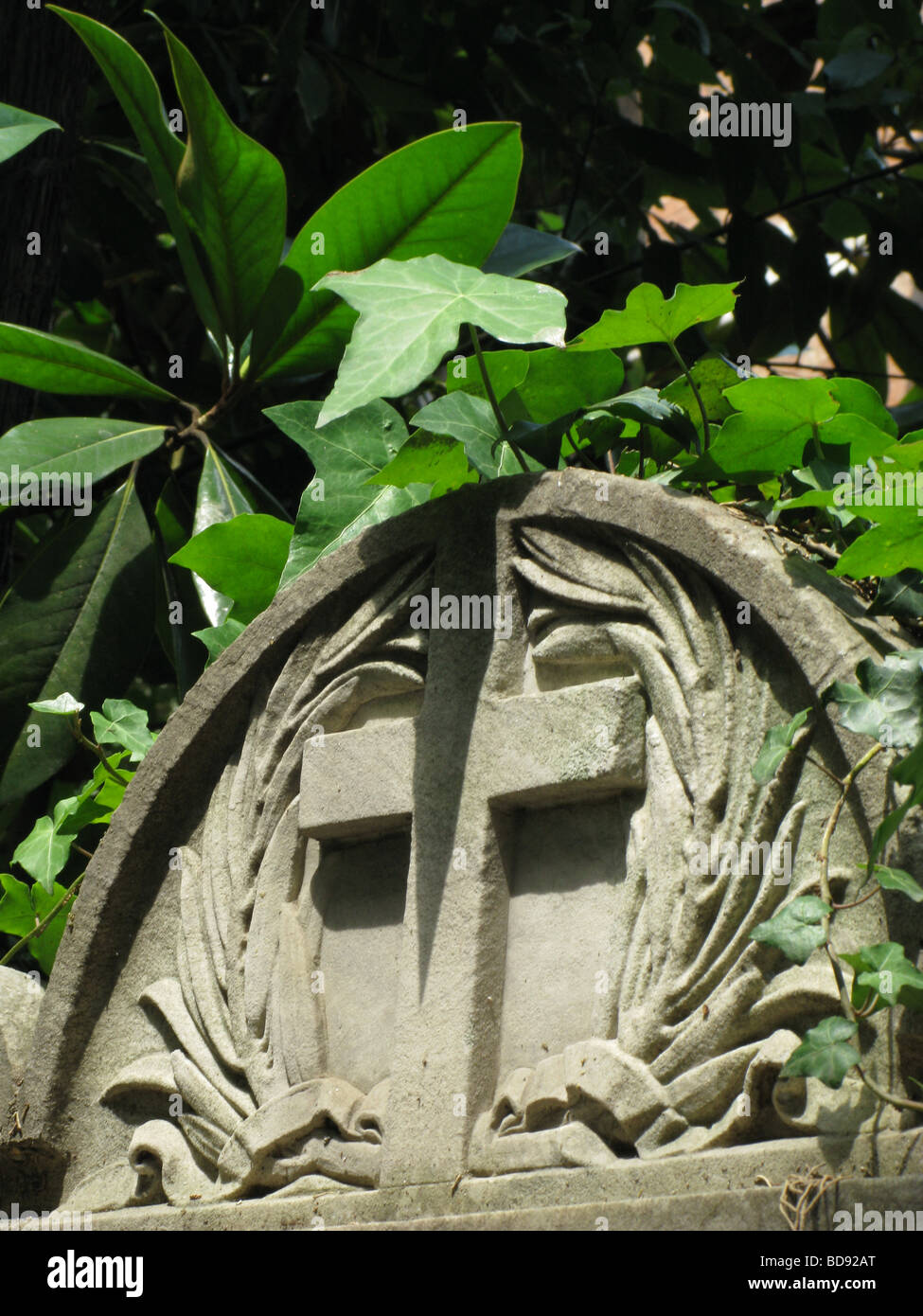 Grabstein in protestantischen Friedhof in der Nähe von Piramide, Rom Stockfoto