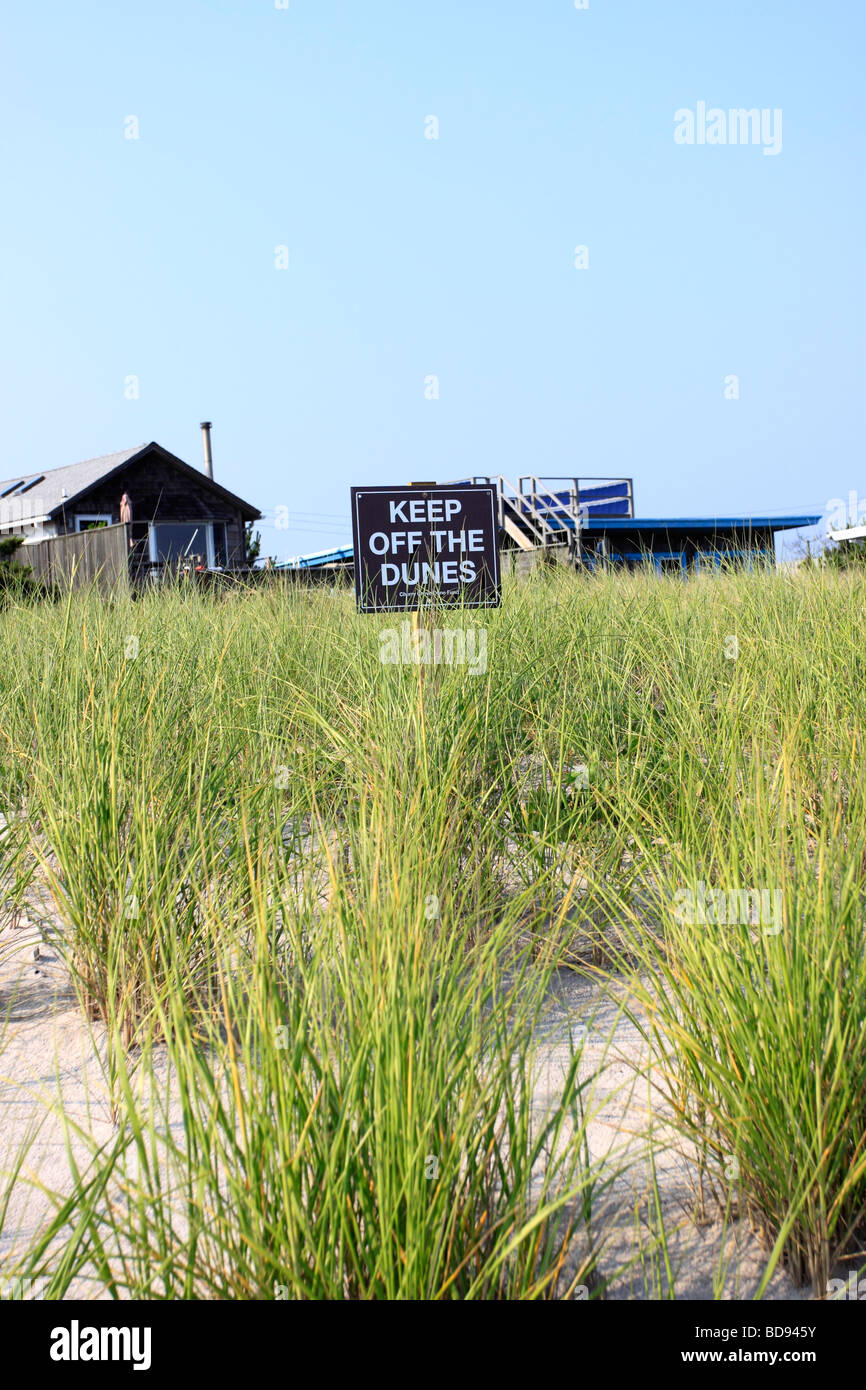 Halten Sie die Dünen Warnzeichen, Fire Island, Long Island NY Stockfoto