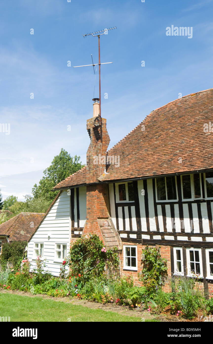 Fachwerk Ferienhaus im malerischen Dorf Smarden, Kent, Großbritannien Stockfoto