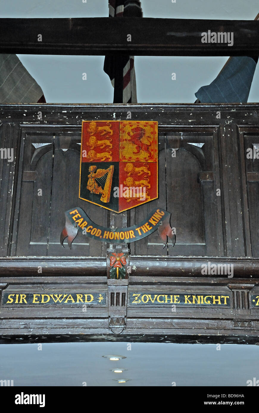 Wappen und Motto Angst Gott Ehre THE KING von der Recht Worshipfull worshipful Sir Edward Zouch Zouche Ritter an der galler Stockfoto
