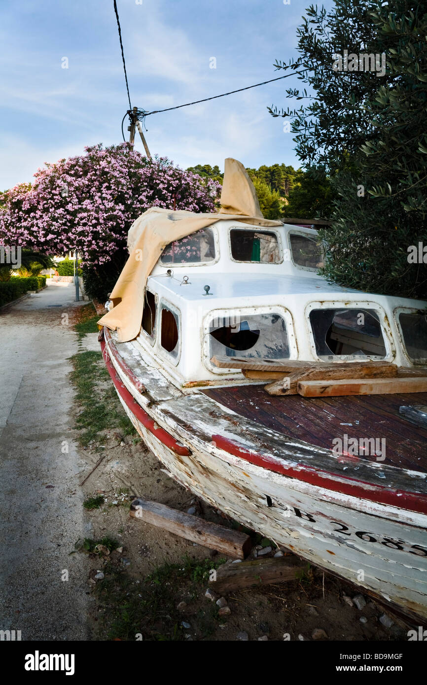 Altes Fischerboot brauchen Wartung, Koloceps, Kroatien Stockfoto