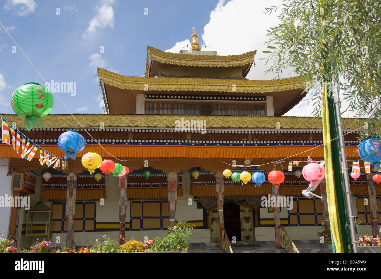 Fassade eines Klosters, Chokhang Vihara, Leh, Ladakh, Jammu und Kaschmir, Indien Stockfoto