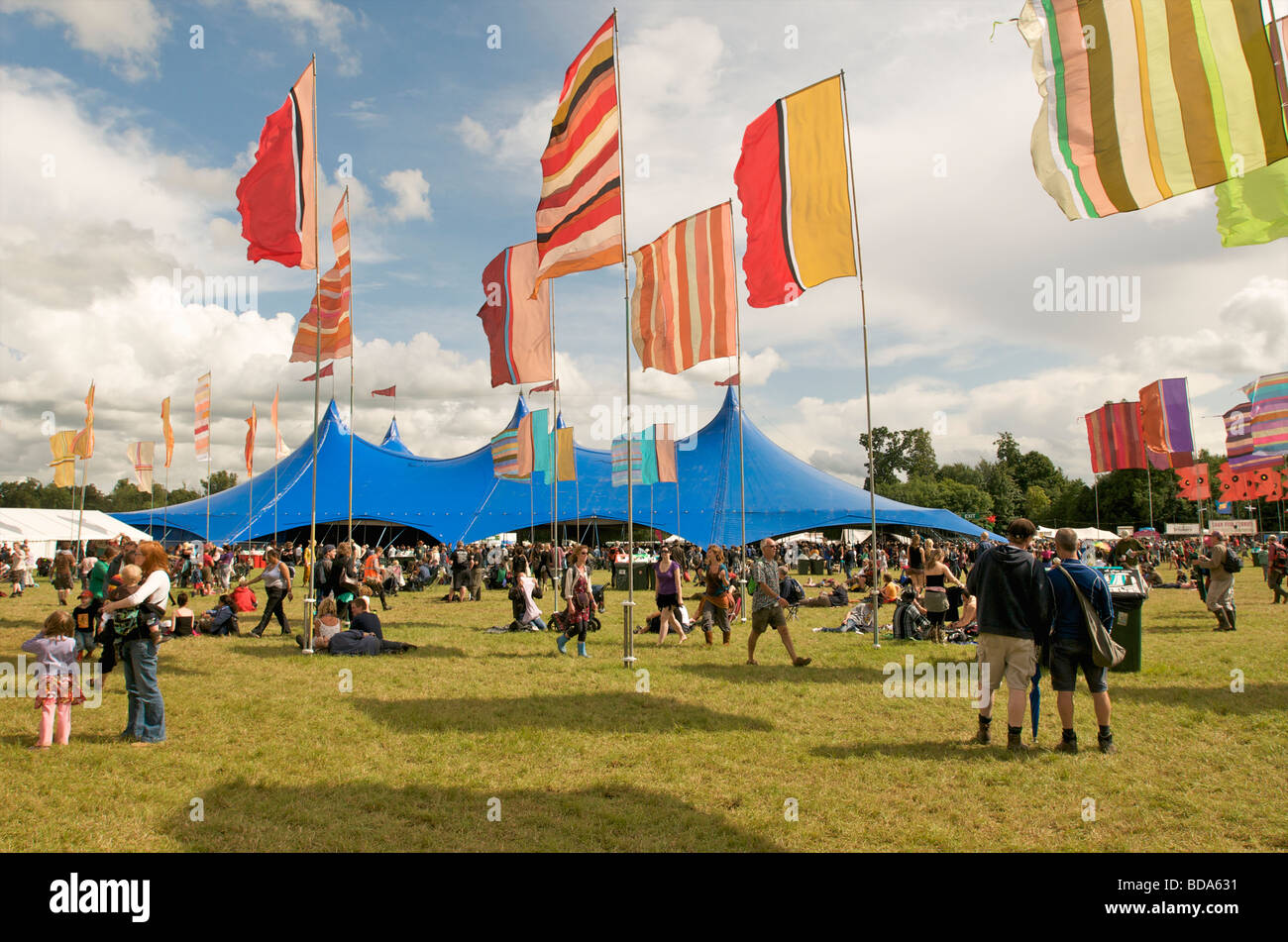 Die Hauptbühne Zelt beim Musikfestival WOMAD Charlton Park Wiltshire UK Stockfoto