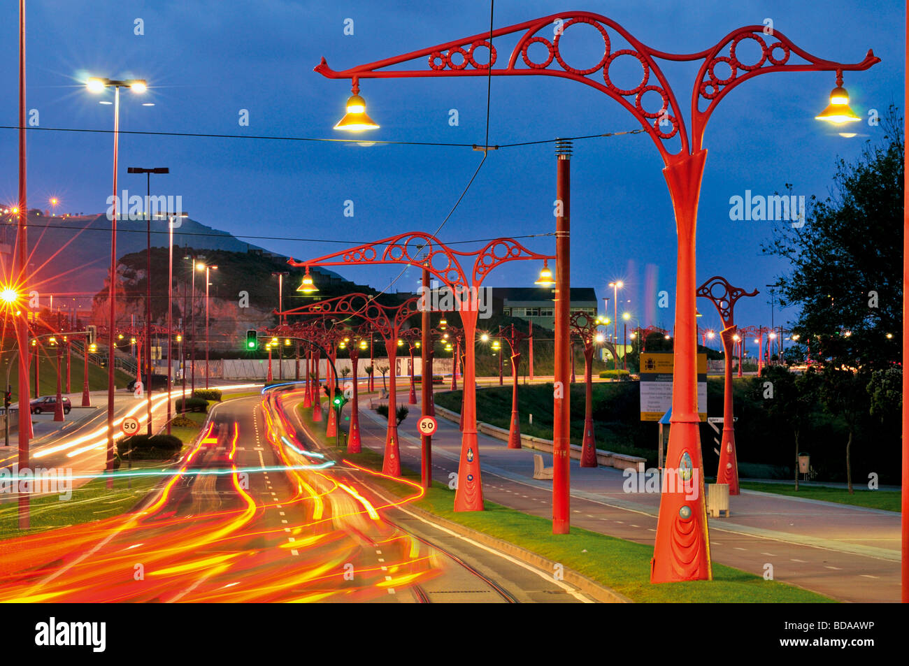 Spanien, Galicien: Litoral Allee Paseo Maritimo in A Coruña bei Nacht Stockfoto