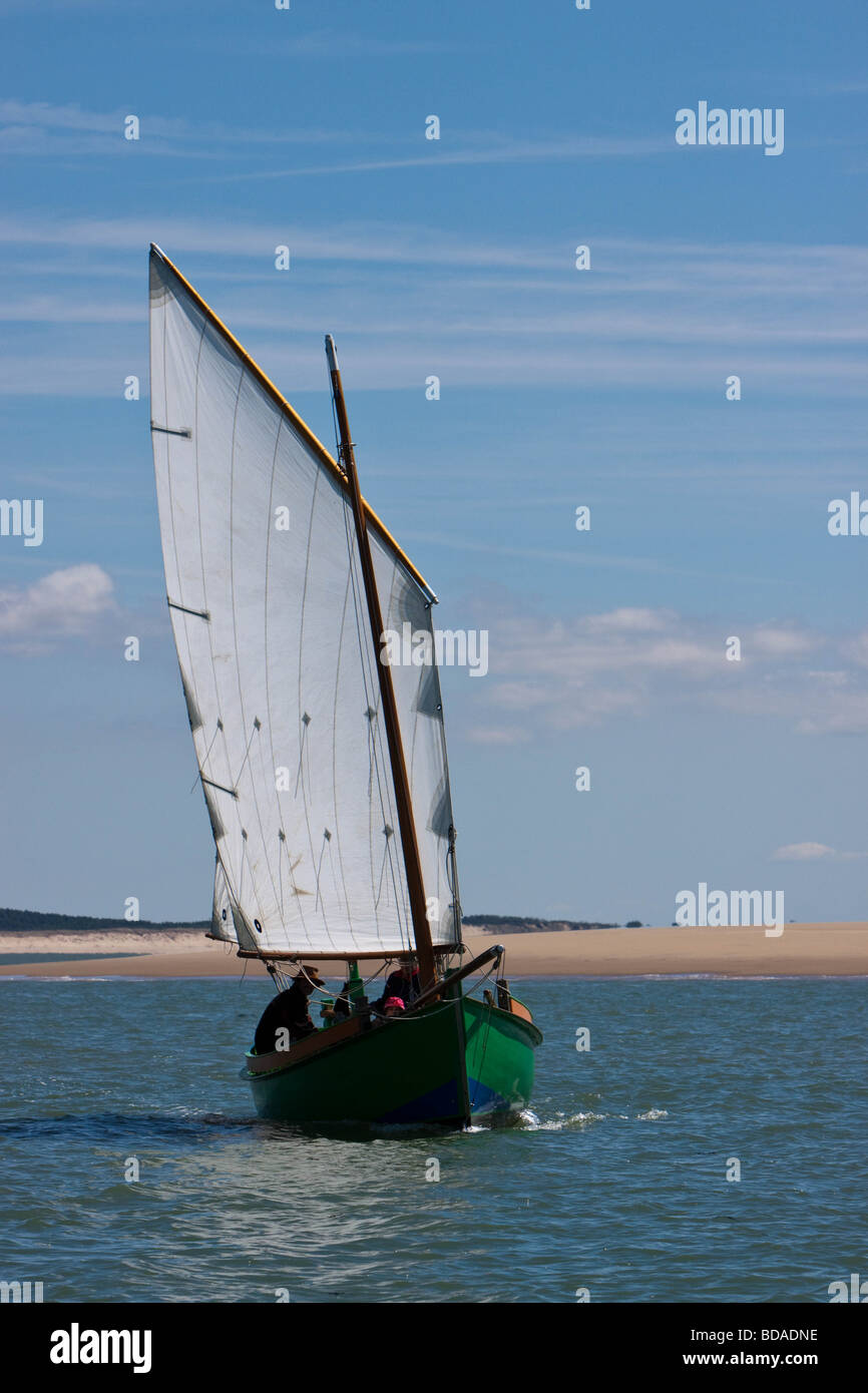 Möwe-Boot in der Nähe von Cordouan Stockfoto