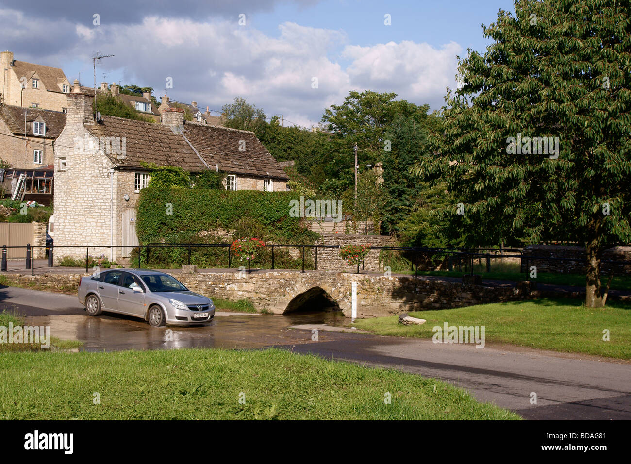 Tetbury Splash und Brücke Stockfoto
