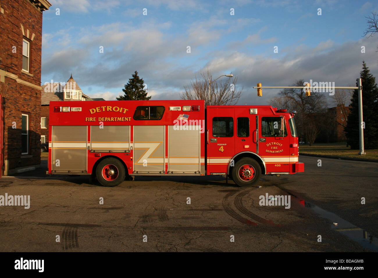 Taktische Mann macht Rescue Squad 4 Detroit Feuerwehr Detroit Michigan Stockfoto