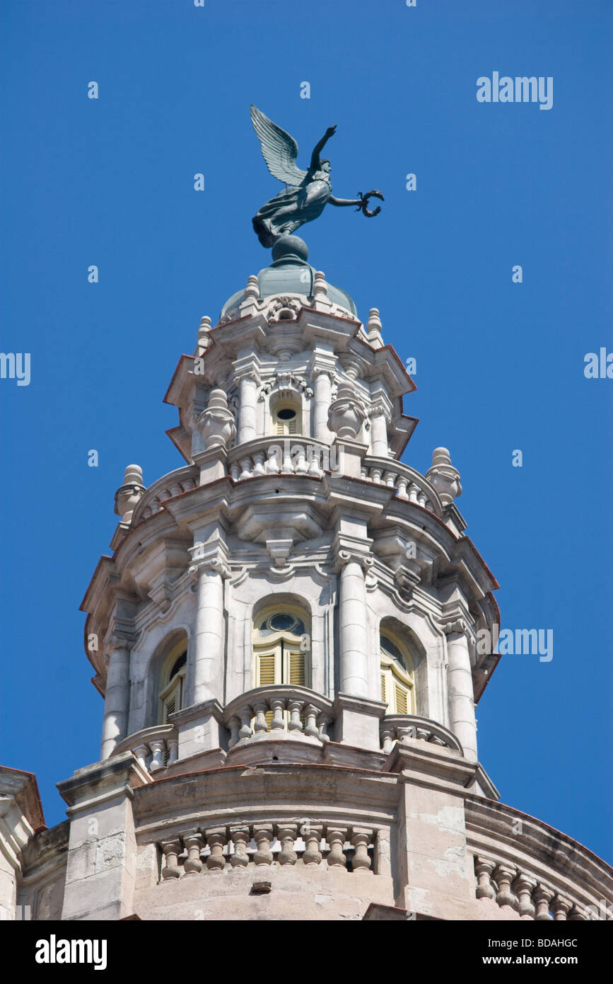 Engel-Statue an der Spitze des Gran Teatro - Nationaltheater in Alt-Havanna Stockfoto