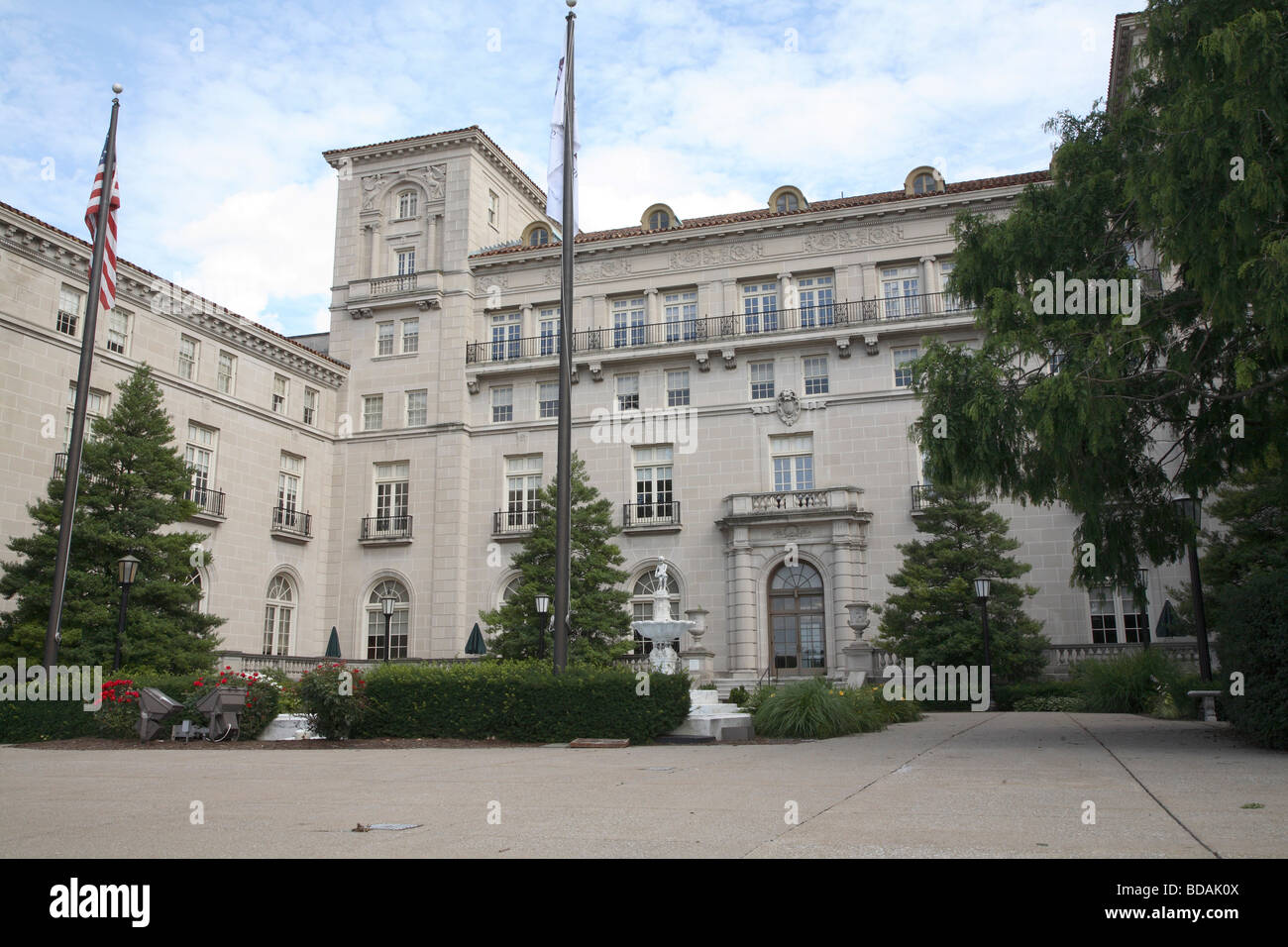 Haupteingang und Hof der Hershey-Theater von der rechten Seite des Hofes. Stockfoto