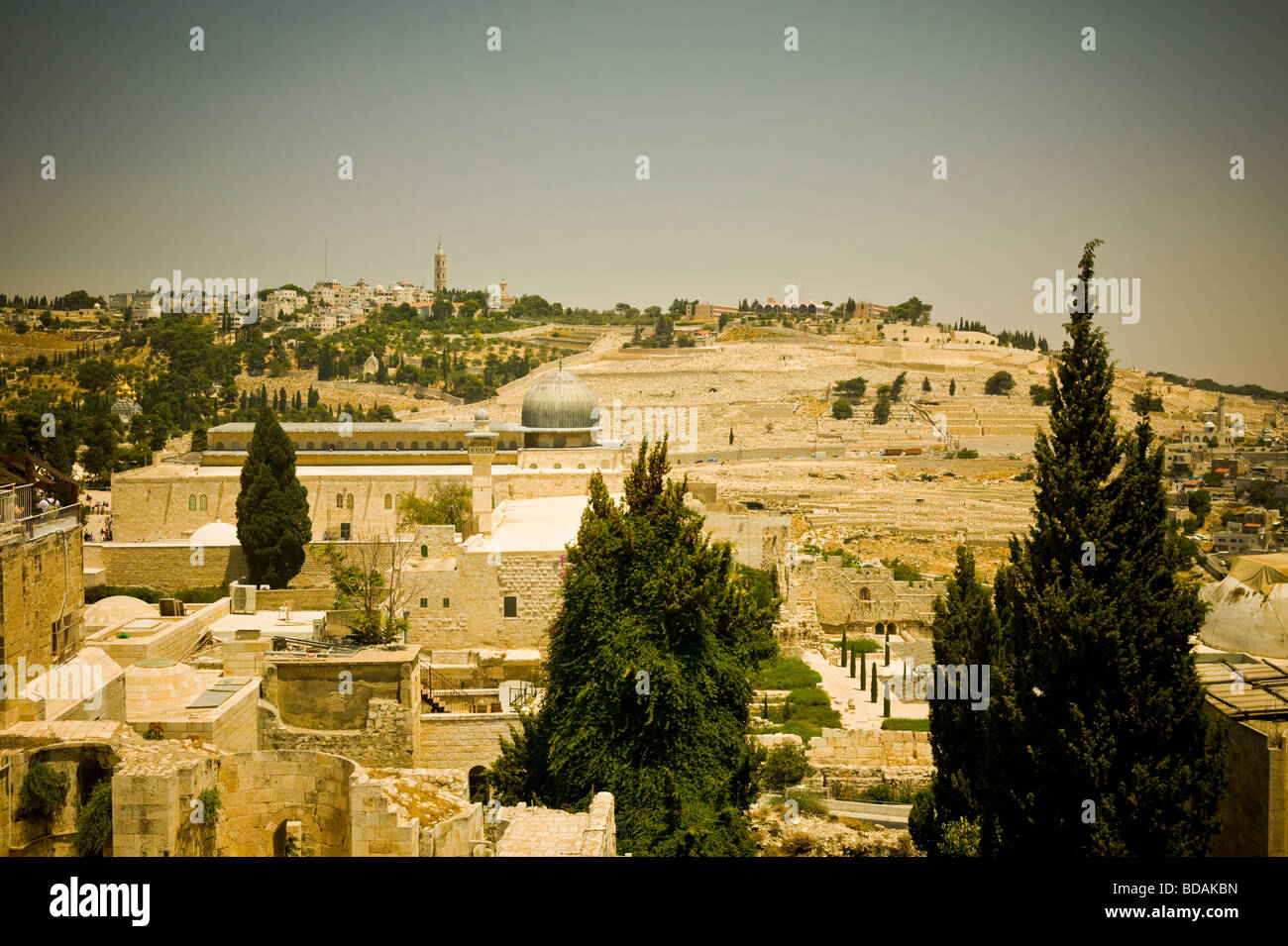 Jerusalem blickt Richtung Osten einschließlich Al Aqsa Mosque und Ölberg Stockfoto