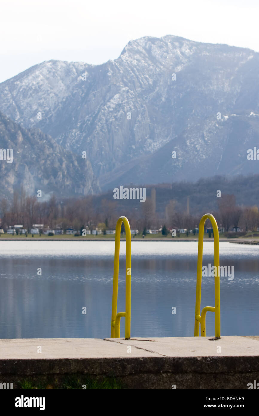 Treska See in der Nähe von Skopje Mazedonien Weitsicht Matka Canyon Stockfoto