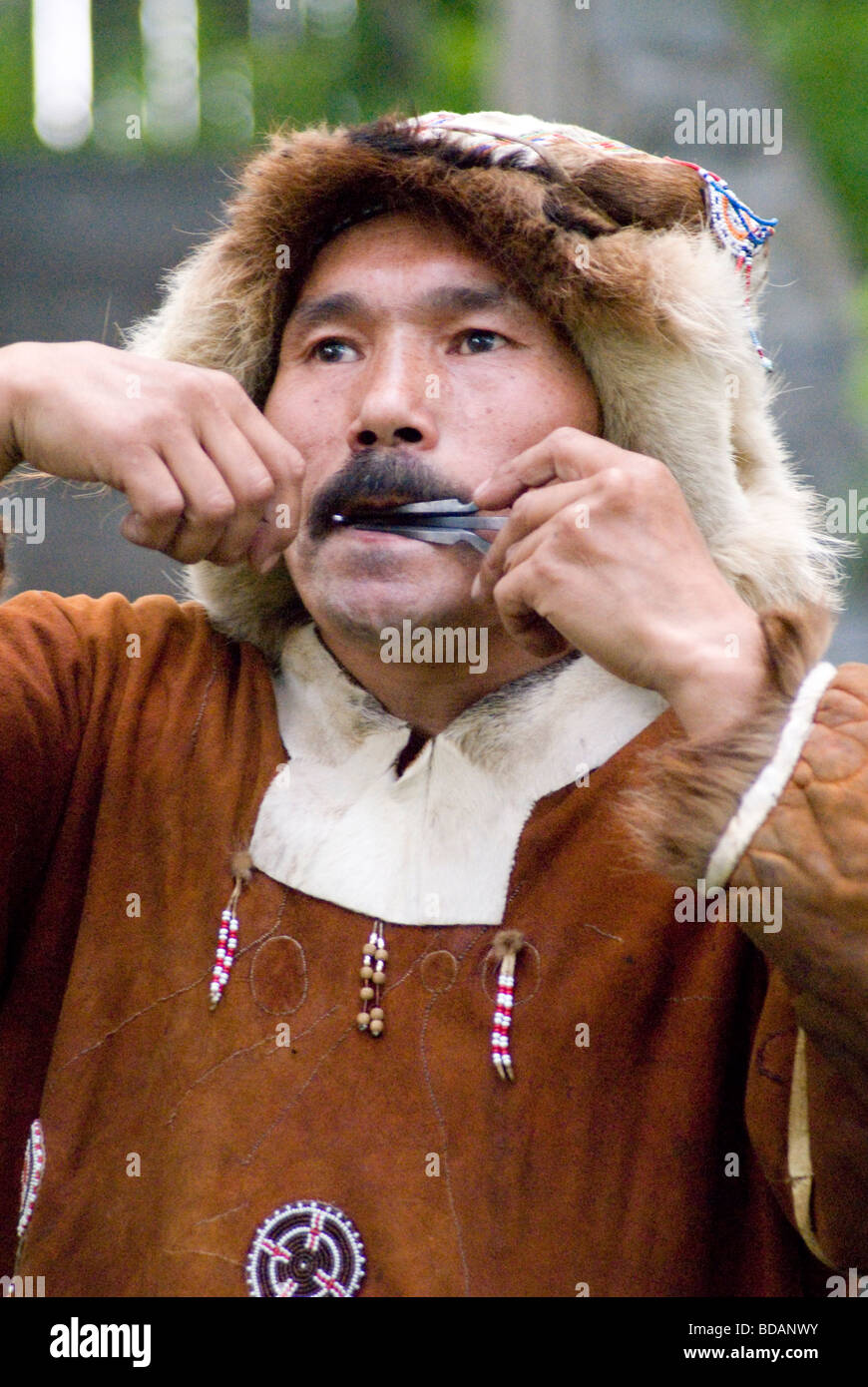 Indigene Korjaken Musiker in Kamtschatka, Russland Stockfoto