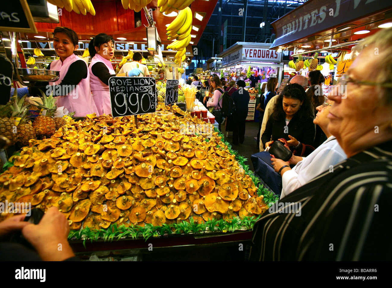 Das Santa Caterina Markt in der Stadt Barcelona in Spanien Stockfoto