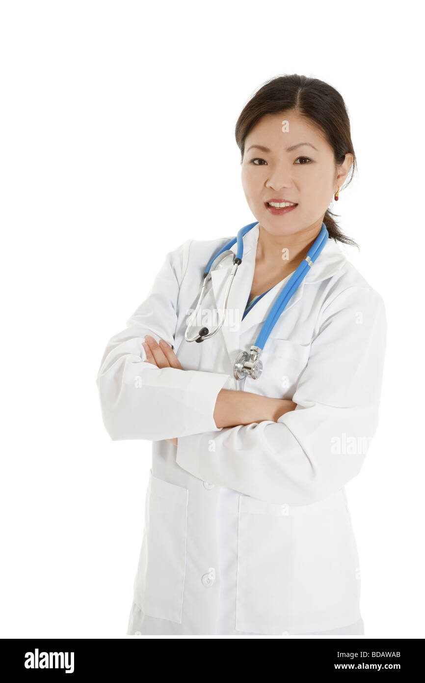Schöne asiatische Arzt oder eine Krankenschwester auf weißem Hintergrund Stockfoto