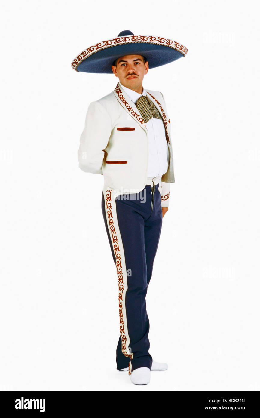 Porträt eines Mitte erwachsenen Mannes trägt sombrero Stockfoto