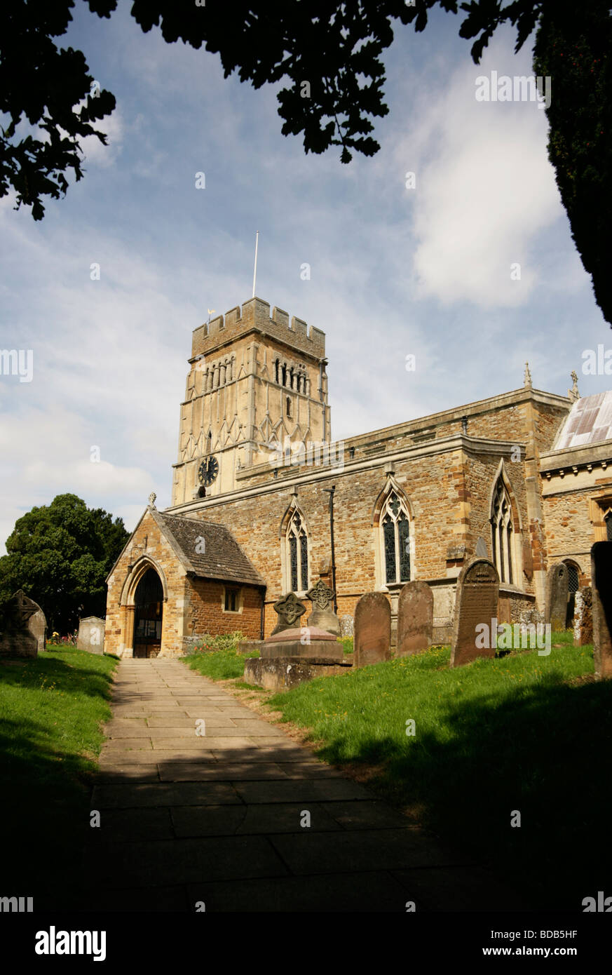 Earls Barton Kirche mit ca. 10. Jahrhundert spät sächsische Turm Northamptonshire Stockfoto