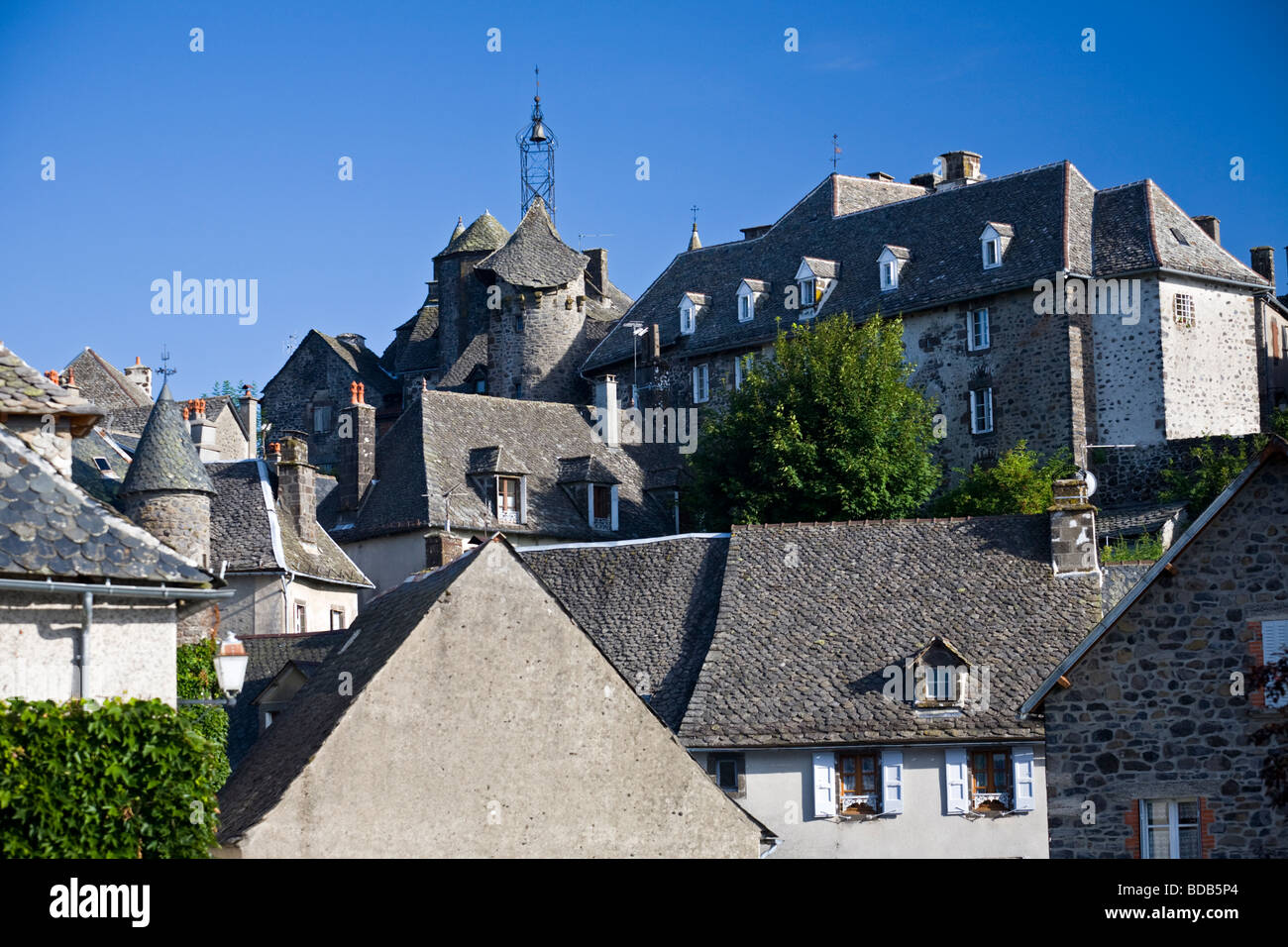 Das Dorf von Salers (Cantal), dargestellt als eines der schönsten Dörfer Frankreichs. Le Village de Salers (Frankreich). Stockfoto