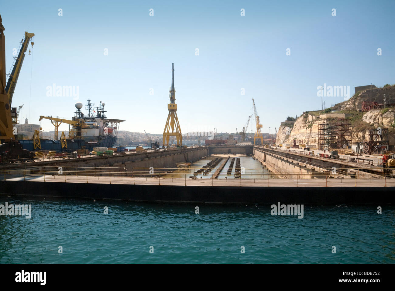 Leere Trockendock, Hafen von Valletta, Malta Stockfoto