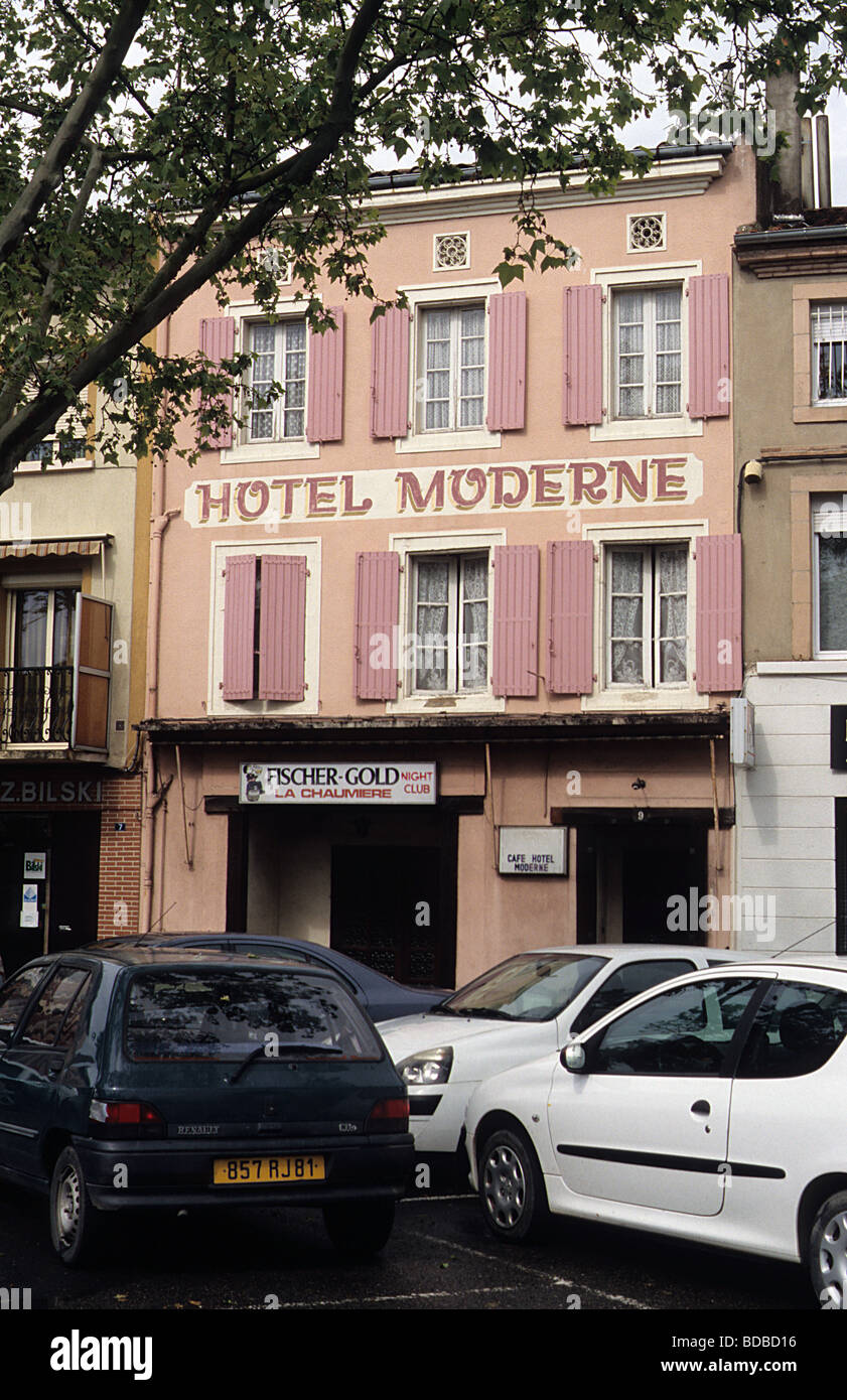 Carmaux, SW Frankreich, Hotel Moderne, Place Jean Jaurès. Stockfoto