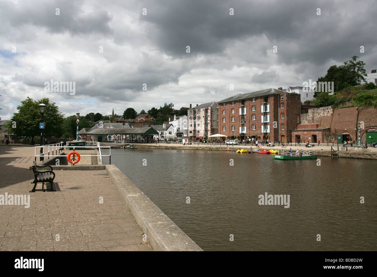 Stadt von Exeter, England. Gesamtansicht von Exeter historischen Kai durch den Fluß Exe. Stockfoto