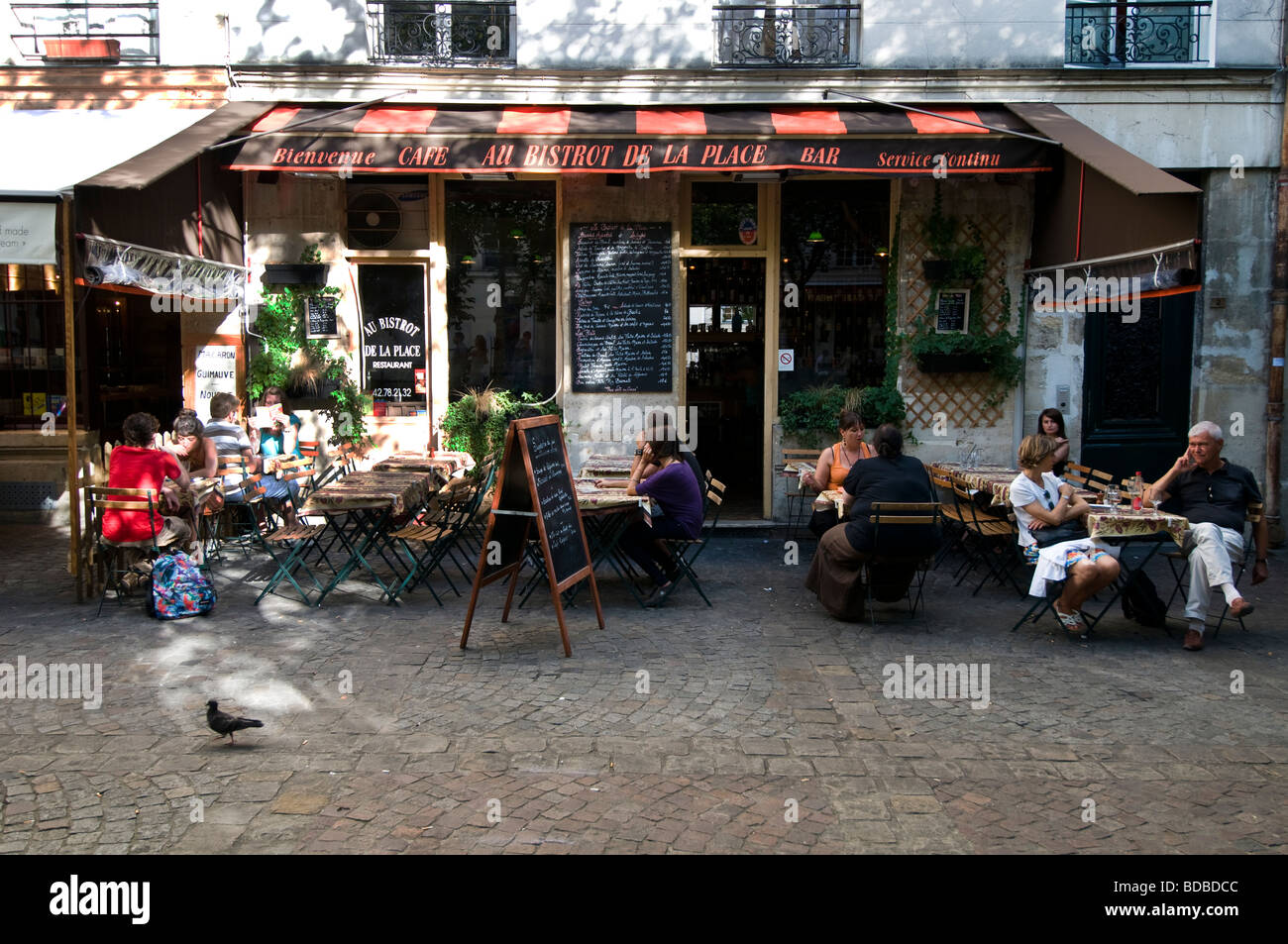 Typische Frech Terrasse, Café in Paris Stockfoto