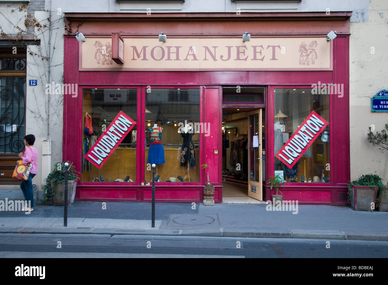 Shop im Le Marais, Paris, Frankreich, um liquidiert zu werden Stockfoto