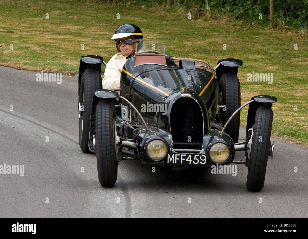 1933 Bugatti Type 59 mit Fahrer Mick Walsh beim Goodwood Festival of Speed, Sussex, UK Stockfoto