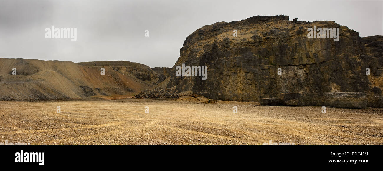 Einen Panoramablick auf einem verlassenen Steinbruch in Wales. Stockfoto