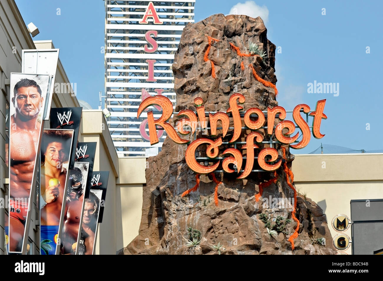 Rainforest Cafe - Attraktionen auf dem Clifton Hill, Niagara, Ontario Stockfoto