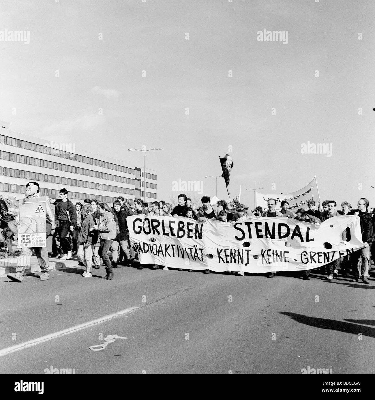 Geographie/Reisen, Deutschland, DDR, Anti-Atomkraft-Bewegung, Demonstration Ost- und Westdeutscher gegen das Kernkraftwerk Stendal, 11.3.1990, Stockfoto