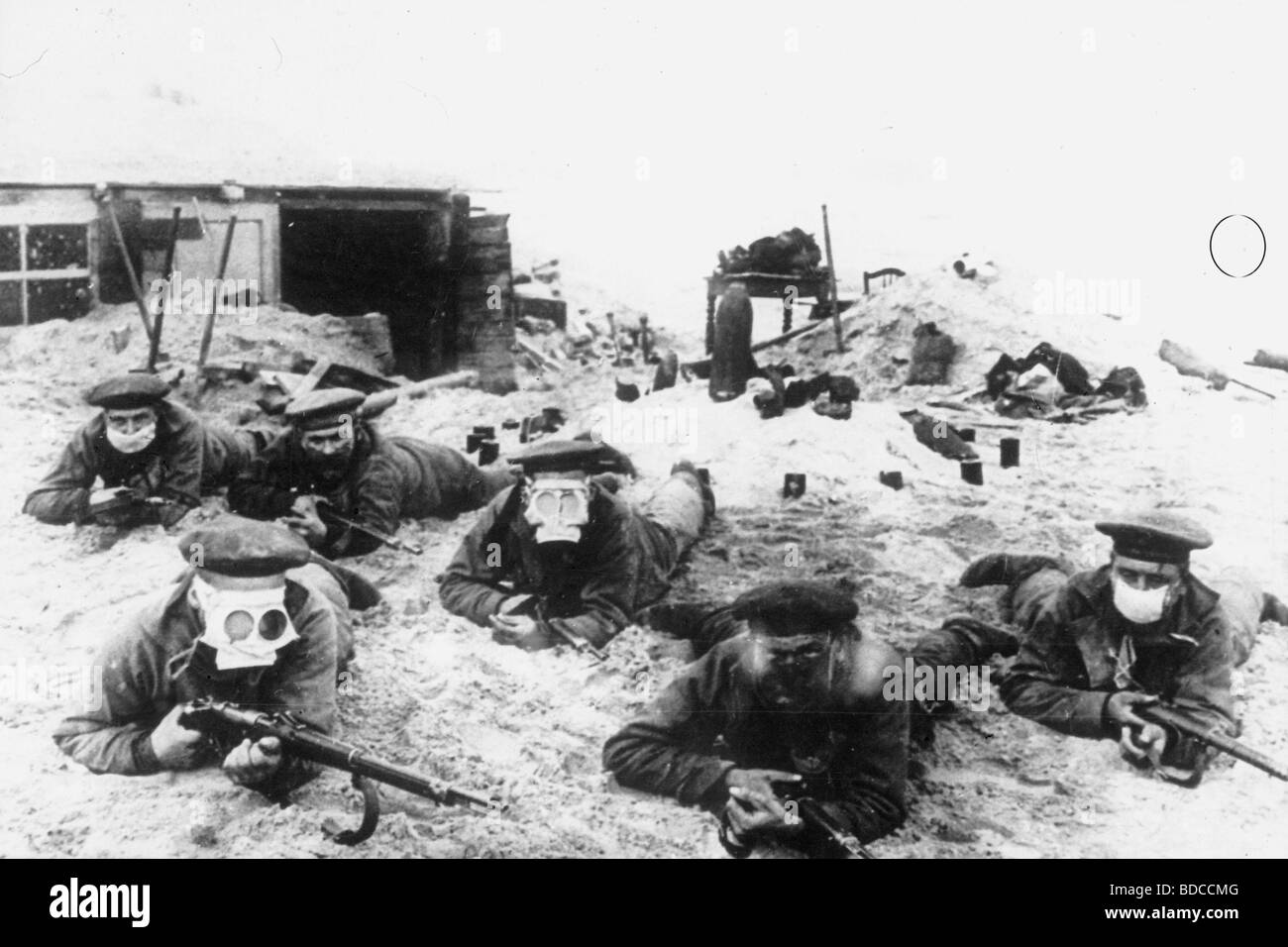 Ereignisse, Erster Weltkrieg/erster Weltkrieg, Westfront, Gaskrieg, deutsche Matrosen mit Gasmasken, Flanders, 1915, Stockfoto