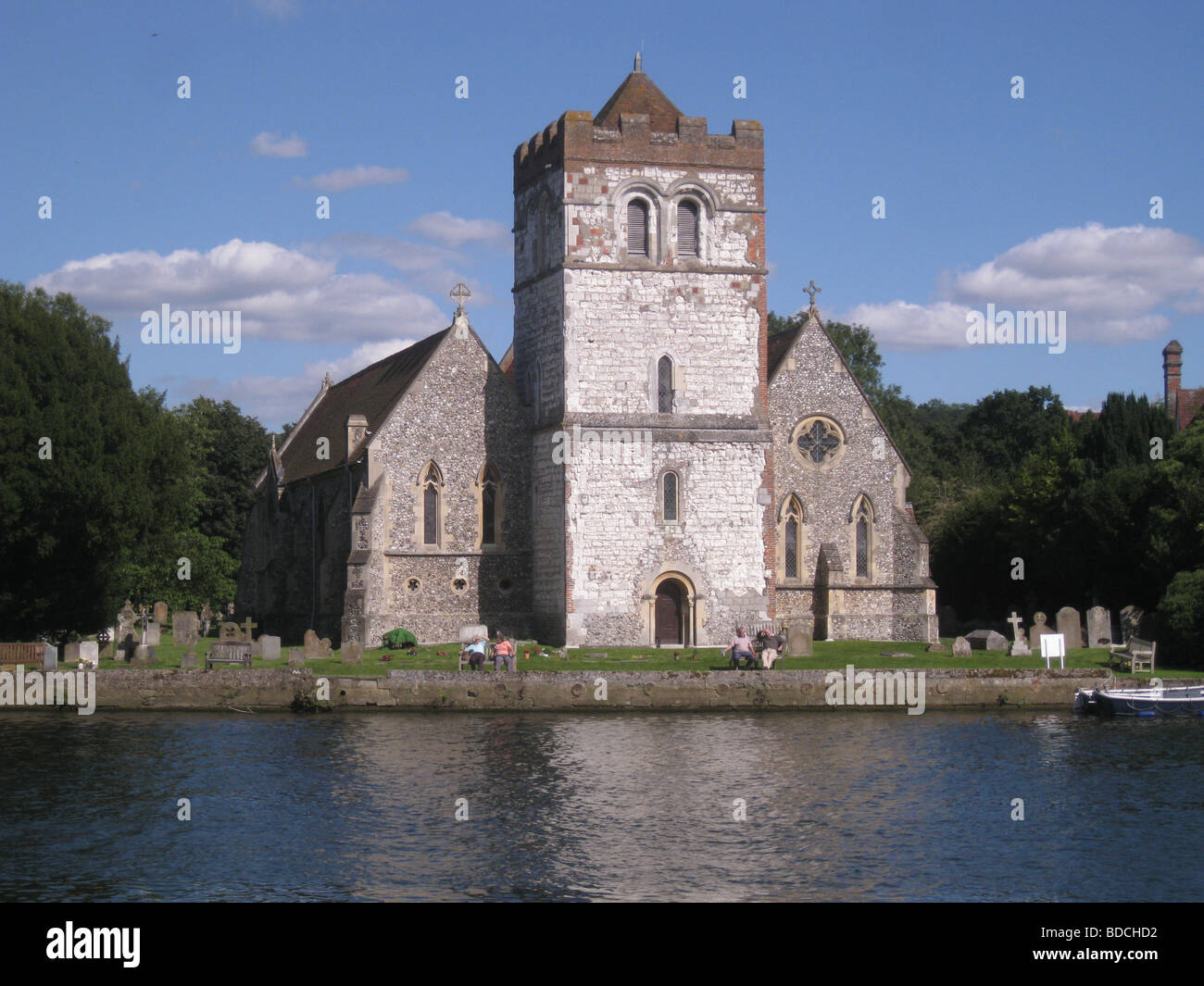ALL SAINTS CHURCH, Bisham, neben der Themse in der Nähe von Henley, England Stockfoto