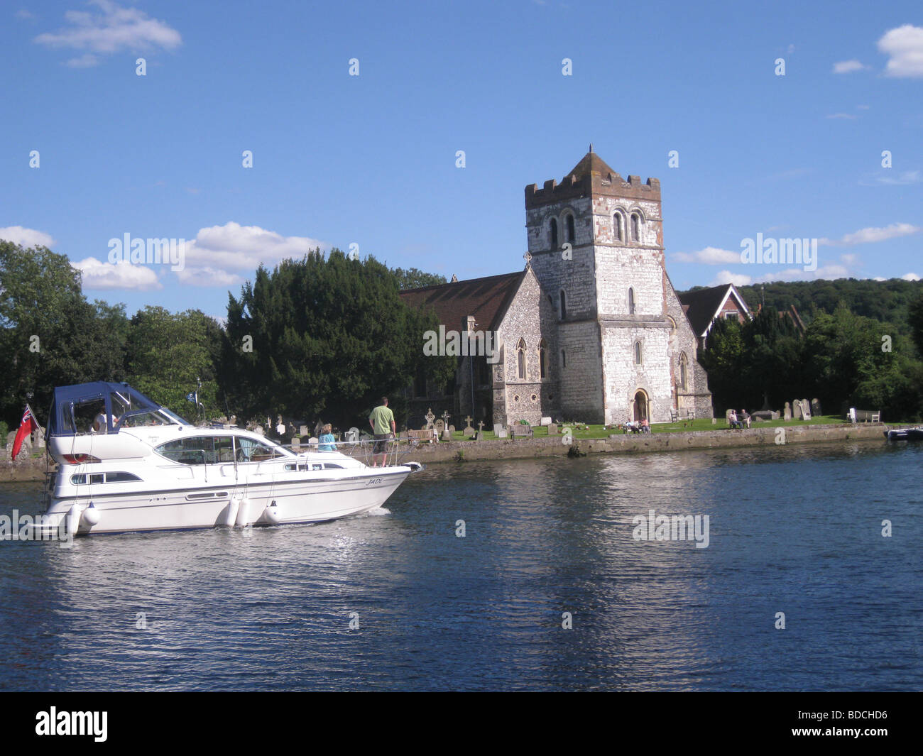 ALL SAINTS CHURCH, Bisham, neben der Themse in der Nähe von Henley, England Stockfoto