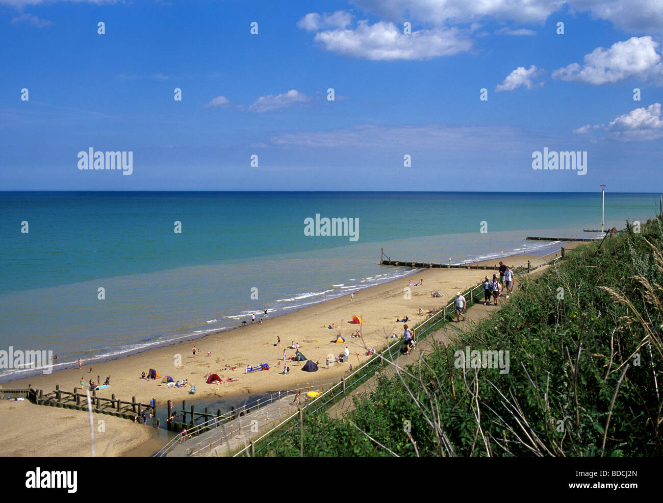 Overstrand Strand an einem klaren Sommertag in North Norfolk Stockfoto