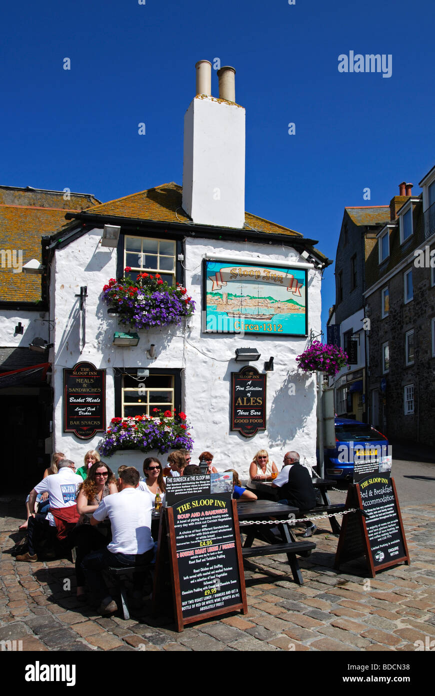 die alte berühmte "Sloop Inn" am Hafen von st.ives in Cornwall, Großbritannien Stockfoto