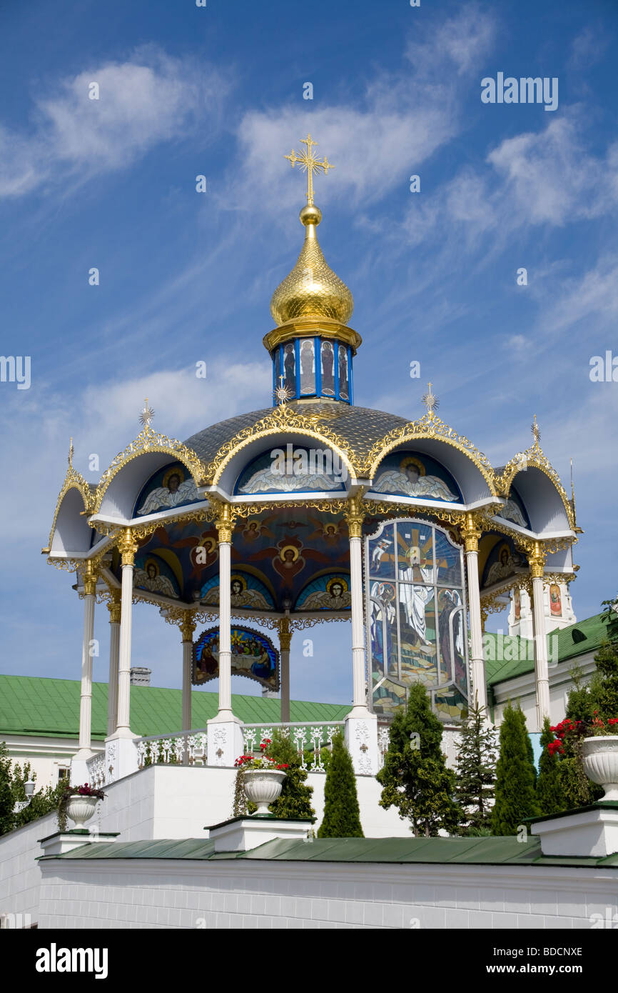Sommer-Altar und Kapelle der 2000. Jahrestag von Jesus Christus. Heilige Dormition Potschajew Lavra, Potschajew, Ternopil Oblast, Ukraine Stockfoto